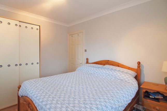Flat for sale in Worple Road, Epsom