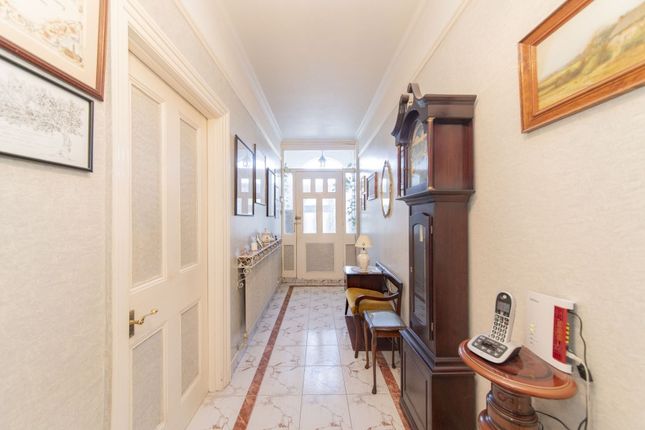 42, Long Lane, London photo 4