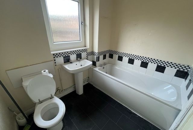 Flat for sale in Glebe Road, Grimsby