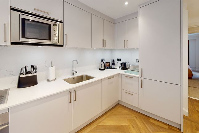 Flat to rent in Cheval Place, London