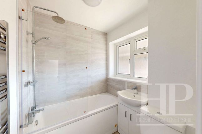 8 Capel Lane, Crawley photo 4