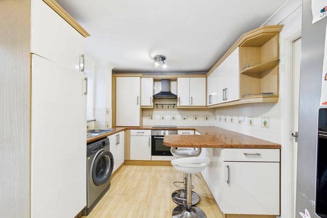 30, Vicarage Gardens, Pontefract photo 3