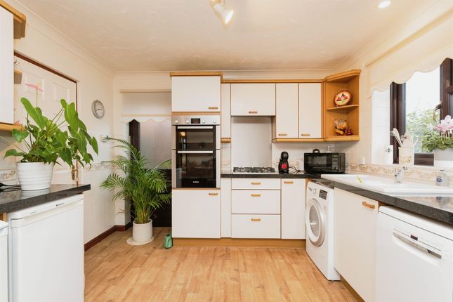 27, Collingwood Drive, Norwich photo 2