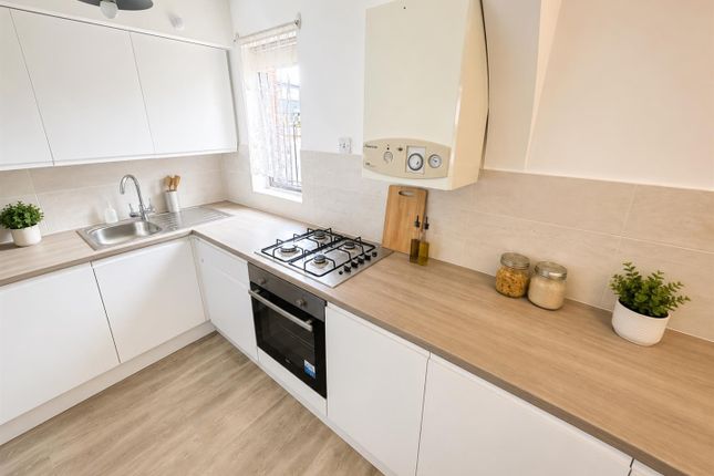 Flat 22, St. Matthews Court, King Street, Gosport photo 2