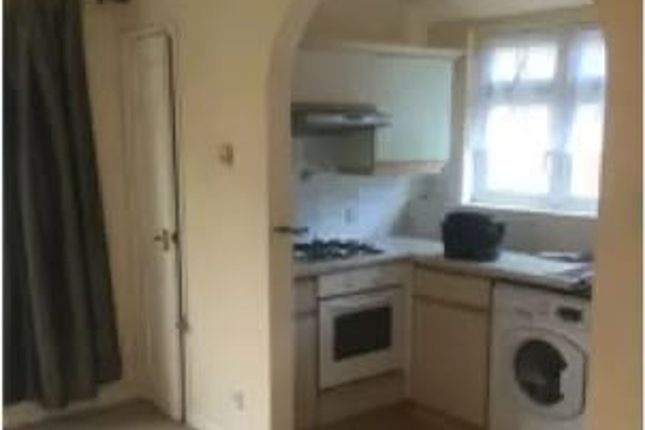 Flat 4, Steetely Court 42-44 Devonshire Road, Sutton photo 3