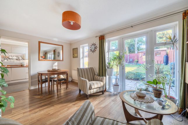 27, College Hill, Surrey photo 3
