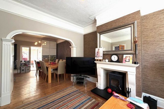 4, Valley Road, Erith photo 3