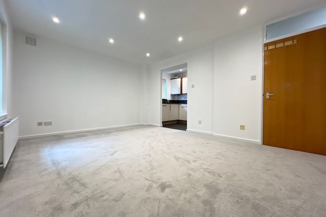 Thumbnail Flat to rent in Crystal Palace Parade, London