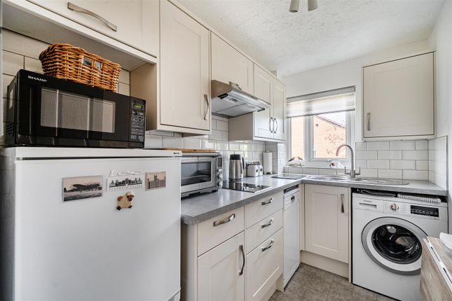 11, Acorn Drive, Wokingham photo 4