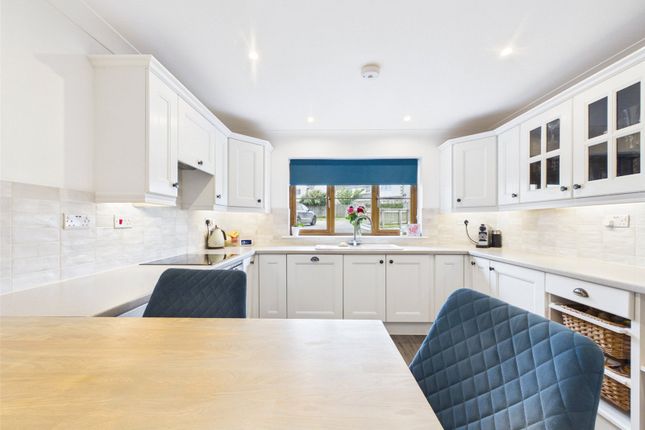 31, St Andrews Close, Holsworthy photo 4