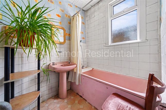 132, Effingham Road, London photo 4