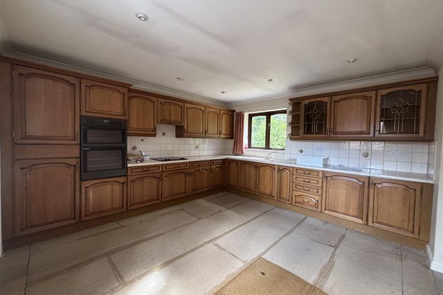 8, The Hall Spinney, Howden photo 3