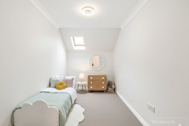 Flat 24, Maddison Court, 145, Great North Way, London photo 3