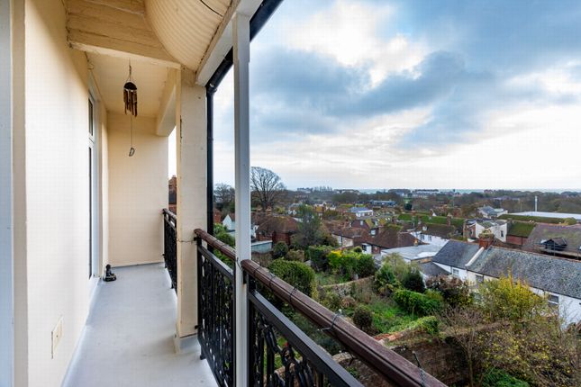 Flat 2 Tomkyns 13, Hillside Street, Hythe photo 2