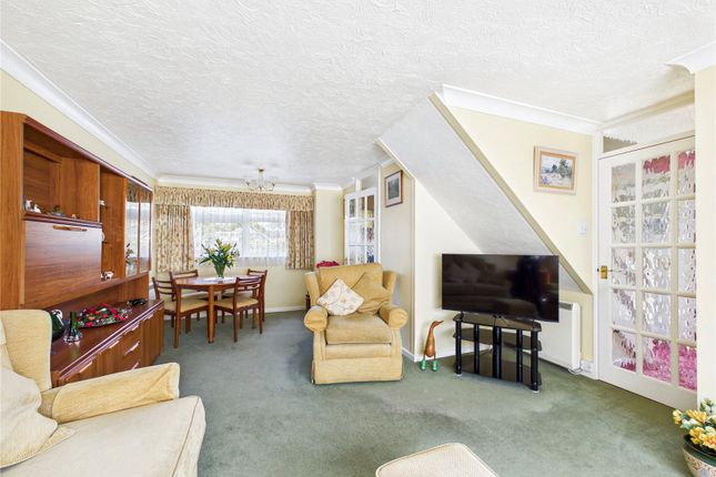 9, Hardings Close, Colchester photo 4