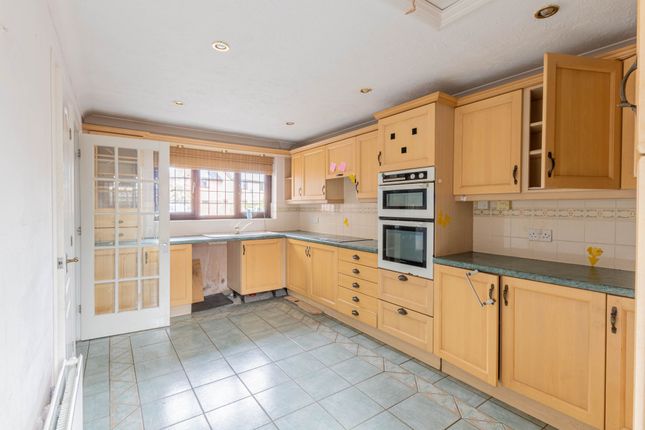 24 Bullfinch Close, Colchester photo 4