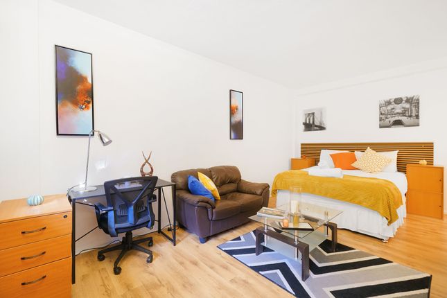 Flat 21, Broadwalk Court, London photo 4