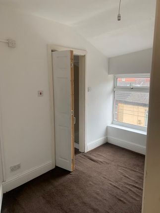 Flat to rent in 156 County Road, Liverpool