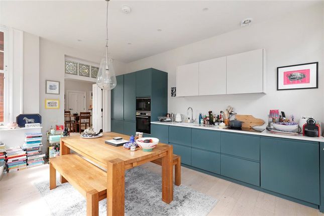Apartment 2,, Caley House, Wimbledon photo 3