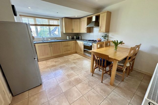 18, Hill View, Yeovil photo 3