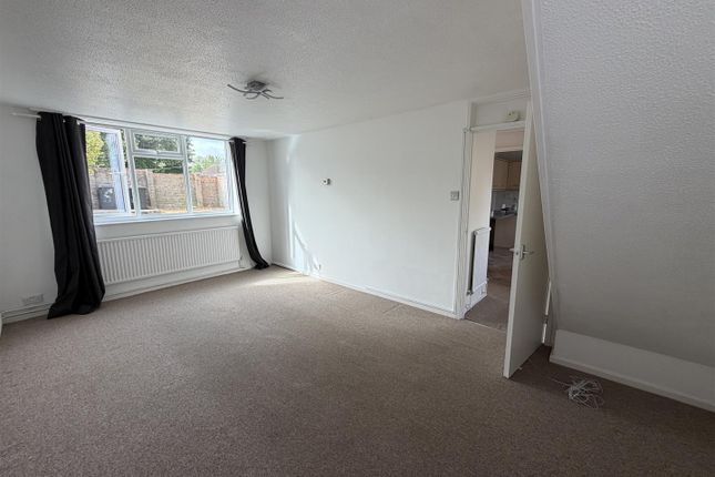 6, Constantine Square, Andover photo 2
