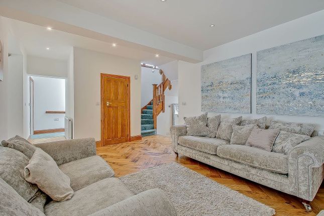 81, Dollis Hill Avenue, London photo 3