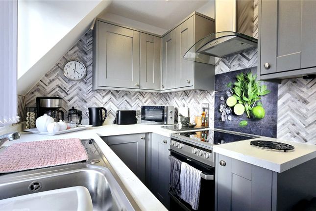 18, Isallt Lodge, Holyhead photo 3