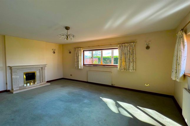 The Willows, 3 Court Meadow, Worcester photo 2