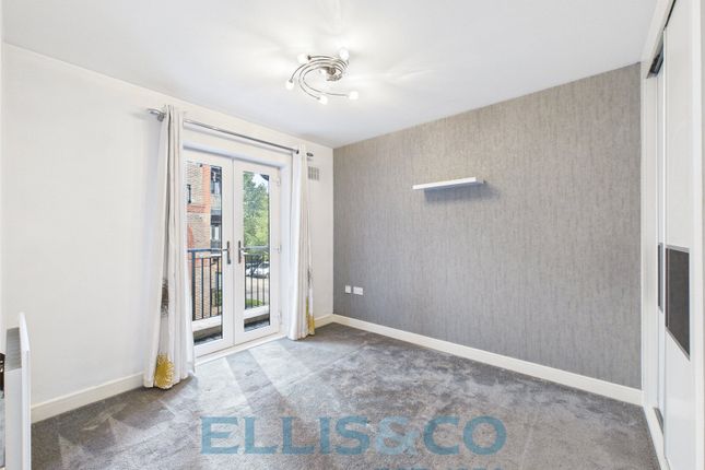 Flat 5, Piazza House,, Cannons Wharf, Kent photo 4