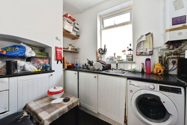 14, Carrill Grove, Greater Manchester photo 3