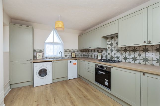 2, Harveys Way, Lewes photo 2