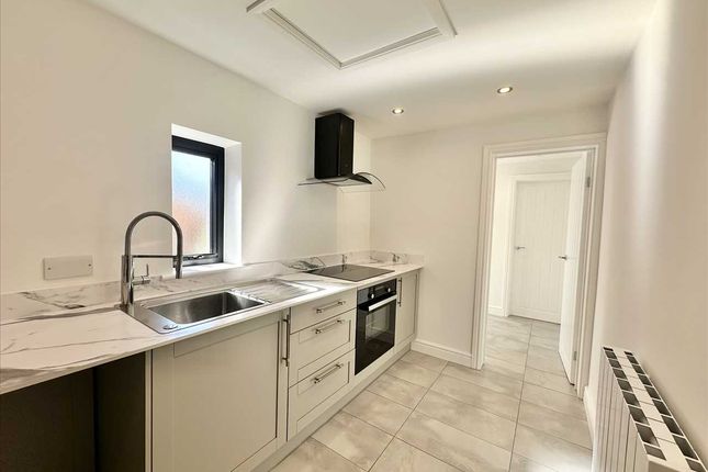 9, West End, Nottingham photo 3