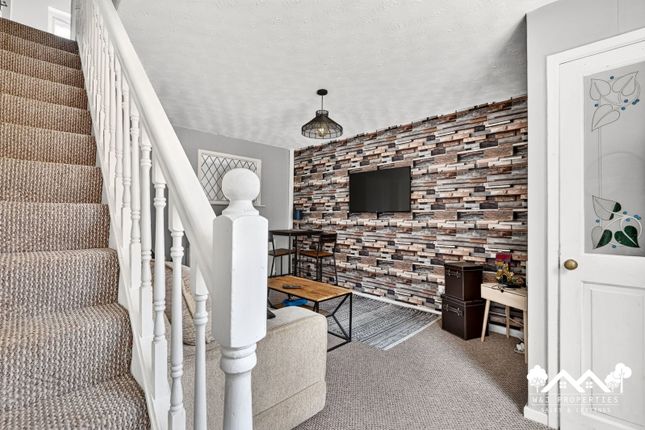 28, Highbank, Blackburn photo 4