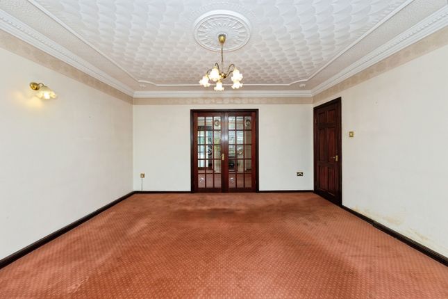 4, Pendderi Close, Carmarthenshire photo 4