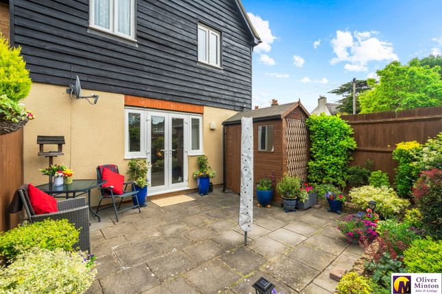 67b, Roydon Road, Stanstead Abbotts photo 2