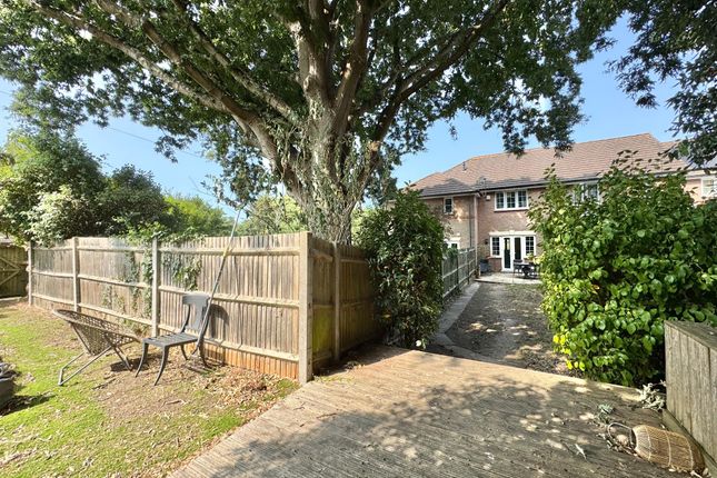 29 Romford Road, Warsash, Southampton photo 2