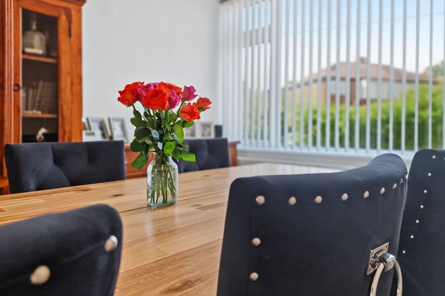 2 Dovedale Avenue, Manchester photo 4