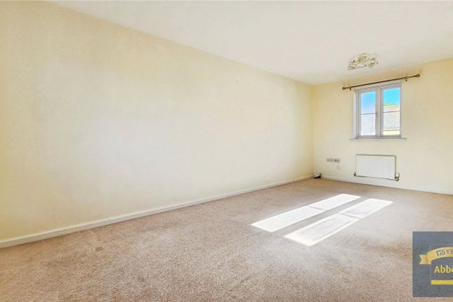 16, Glebe Road, Essex photo 3