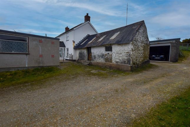 Country house for sale in Crymych