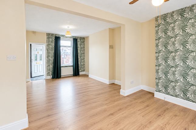 52 Tower Street, Gainsborough photo 2