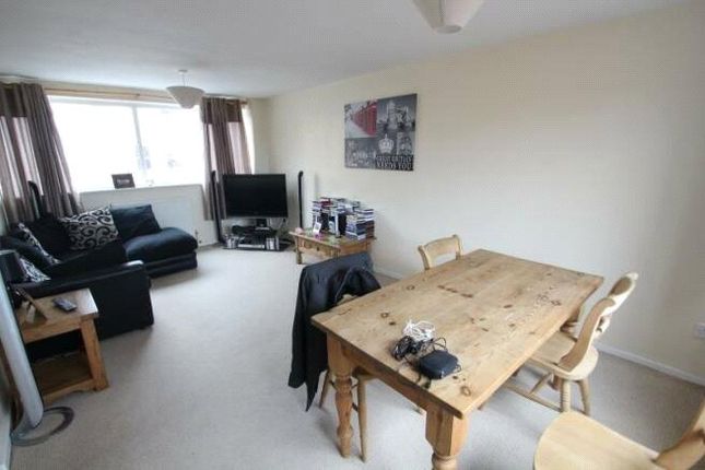Thumbnail Maisonette to rent in Queens Court, Tewkesbury, Gloucestershire