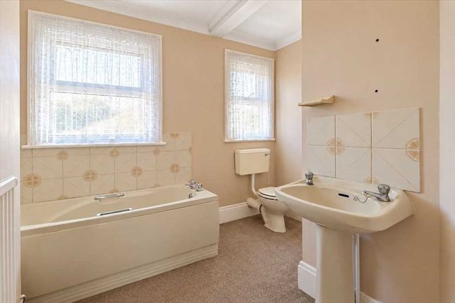 3, Alton Lodge, Clacton on Sea photo 4