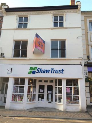 Retail premises to let in 25 High Street, Maidenhead