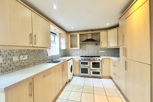 12, Flavius Close, Caerleon photo 4