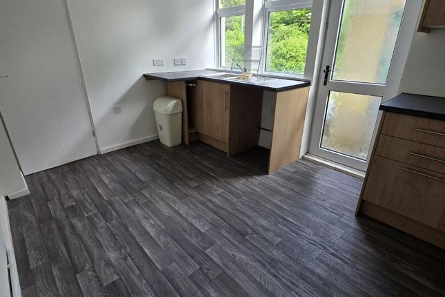 142, Waunscil Avenue, Bridgend photo 5