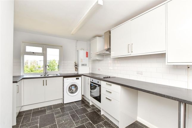 Thumbnail Flat for sale in Springfield Court, Crawley, West Sussex