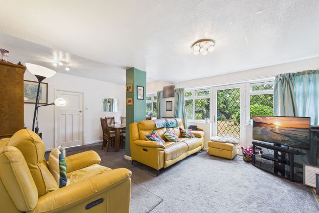 108, Carrfield Avenue, Nottingham photo 3