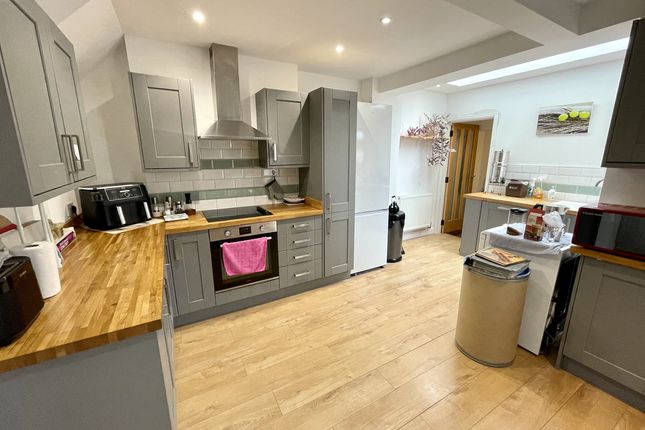 3, Wayne Close, Chepstow photo 2