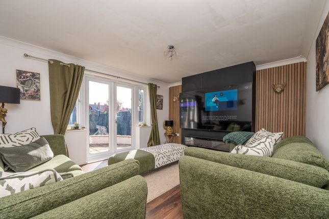 9 Eclipse Road, Alcester photo 3