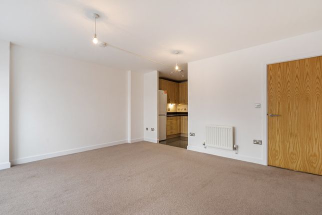 Grove Cres Rd, London photo 2